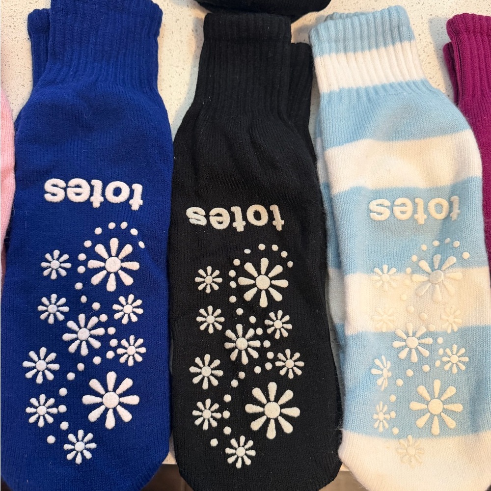 18 Pairs TOTES SOCKS BUNDLE 1l